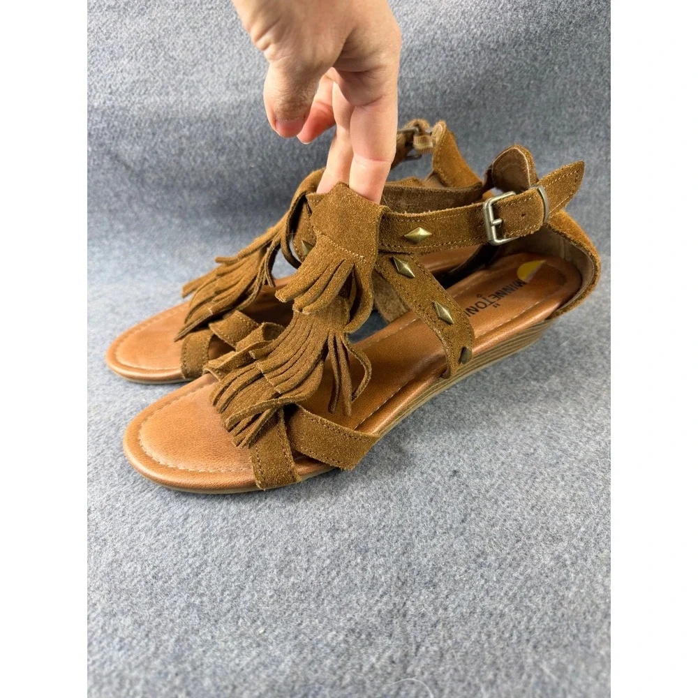 Minnetonka Sandals Women 9 Brown Leather Suede Fringe‎ Studded Flats Boho